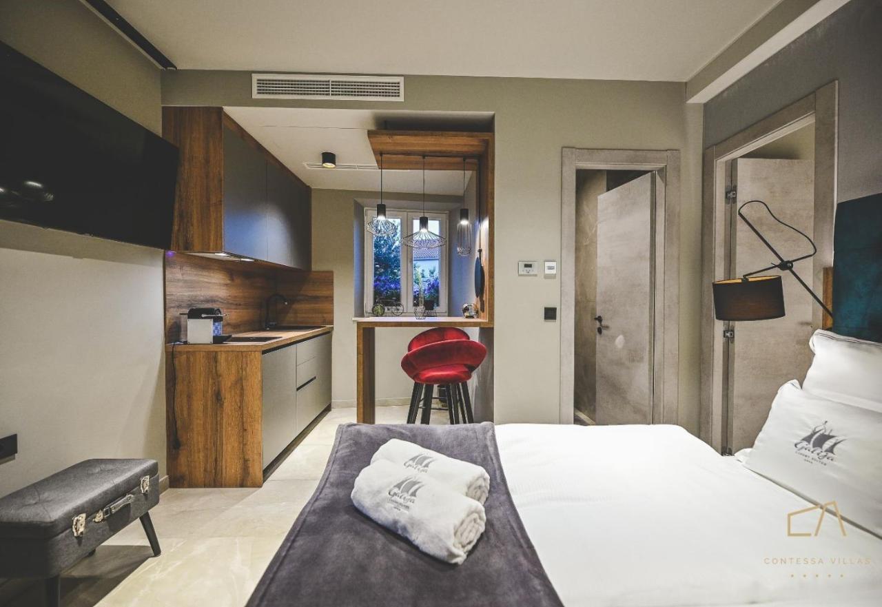 Galija Luxury Suites クルク エクステリア 写真