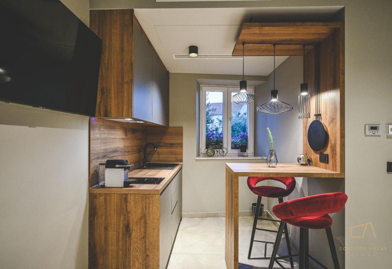 Galija Luxury Suites クルク エクステリア 写真