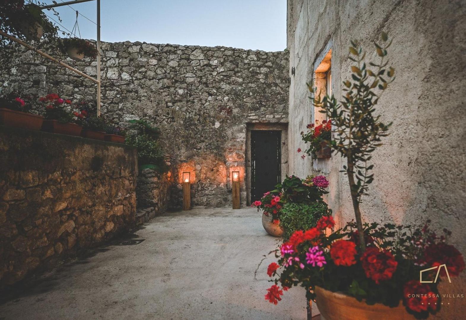 Galija Luxury Suites クルク エクステリア 写真